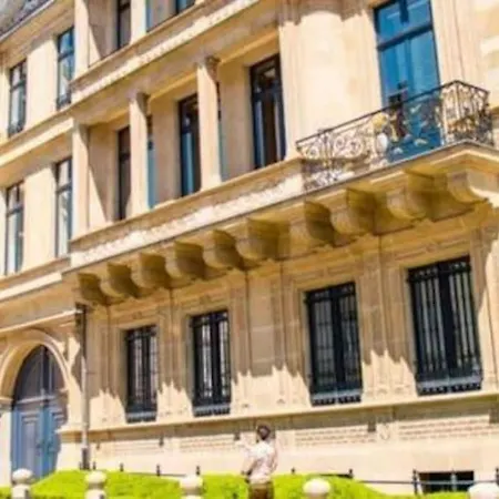 Bright And Welcoming 2 Bedrooms In Center