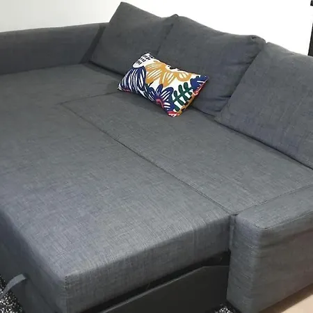 Bright And Welcoming 2 Bedrooms In Center Apartment *