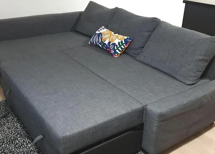 Bright And Welcoming 2 Bedrooms In Center Apartment *