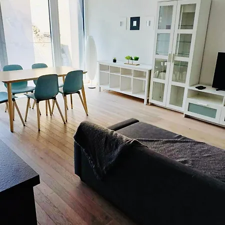 Apartmán Bright And Welcoming 2 Bedrooms In Center